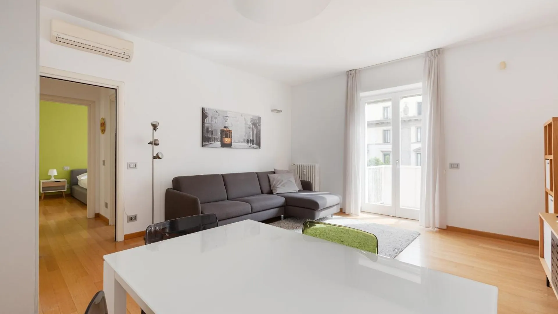 Apartment Milano Washington District Cozy Apt With Balcony Italy